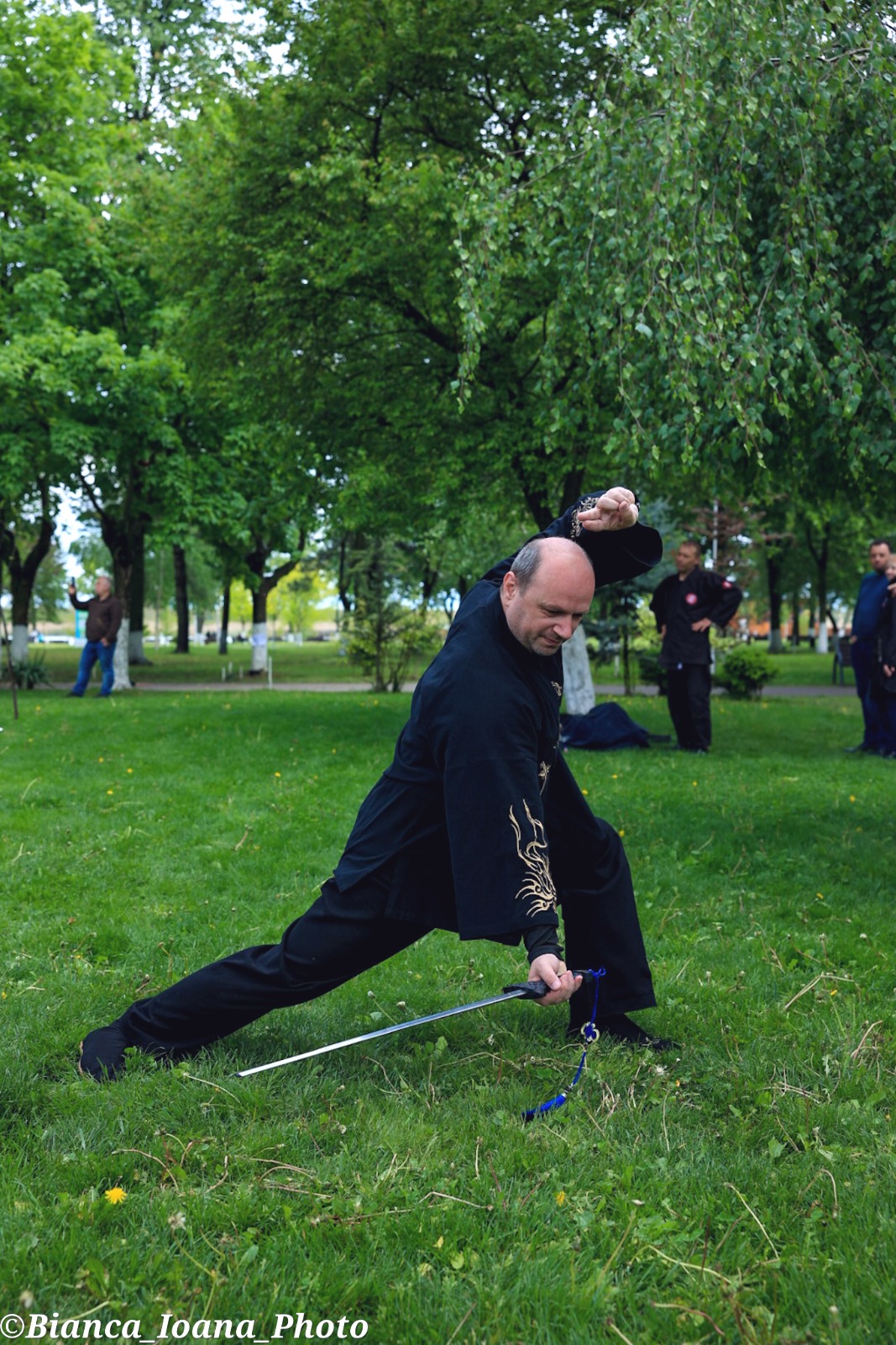 Demonstratie tehnica Tai Chi cu arma traditionala Bacau